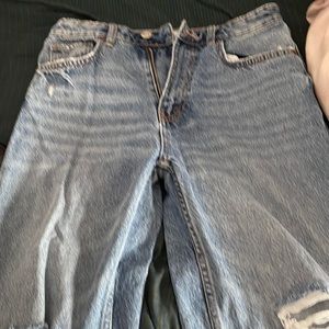 Zara Distressed Mom High waisted Blue Jeans size 6